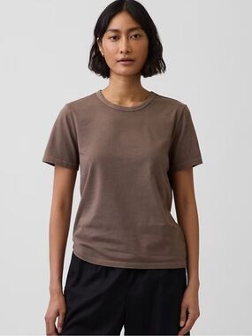 GAP Short Sleeve Crewneck Tee in Caramel